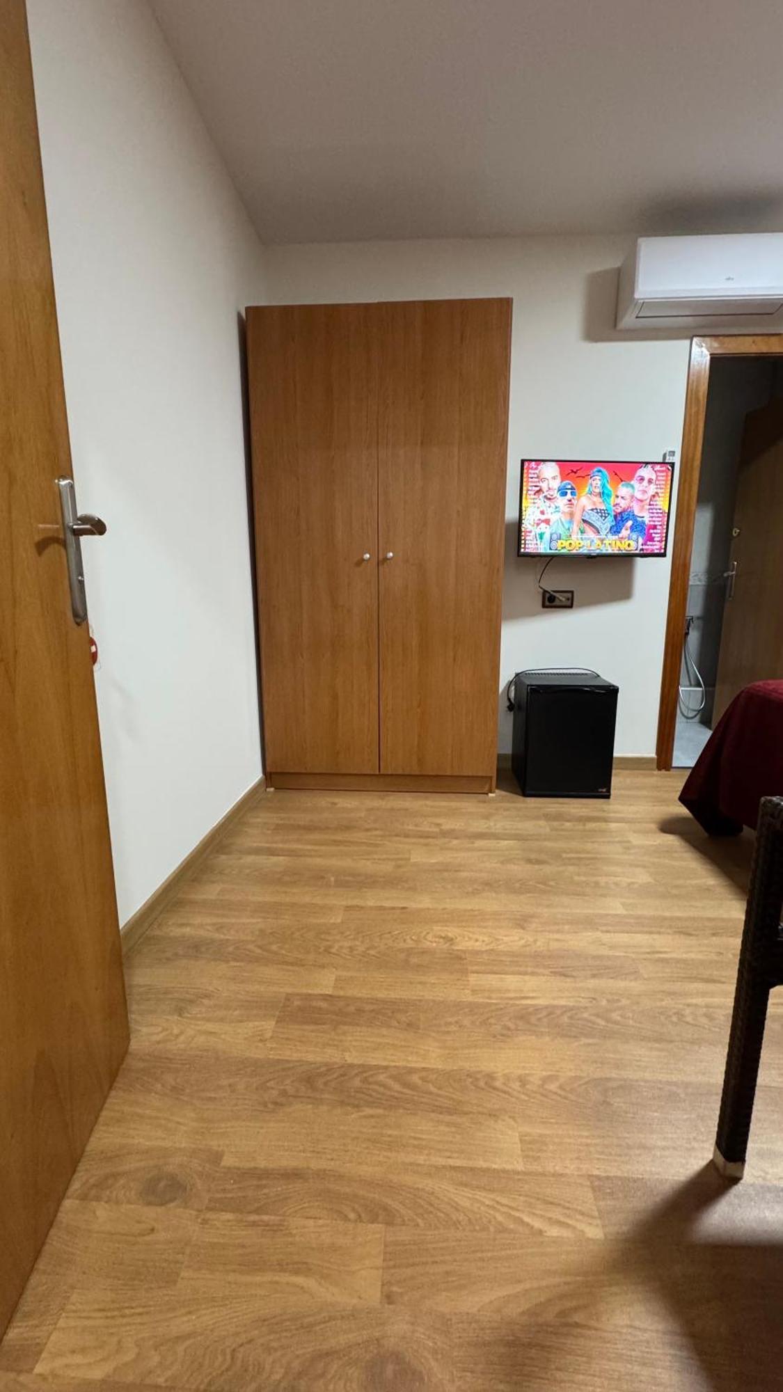 호스탈 마드라조 호텔 바르셀로나 외부 사진